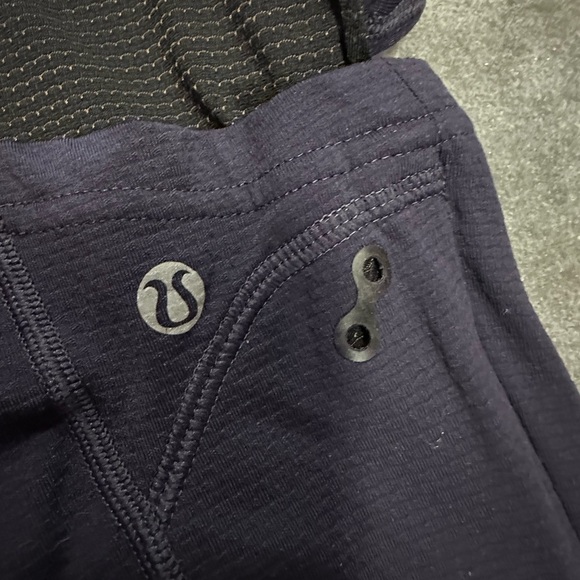 Lululemon mens athletic gym Shirt M/L - Picture 5 of 12